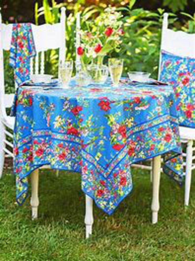 Graceful Garden Round Tablecloth