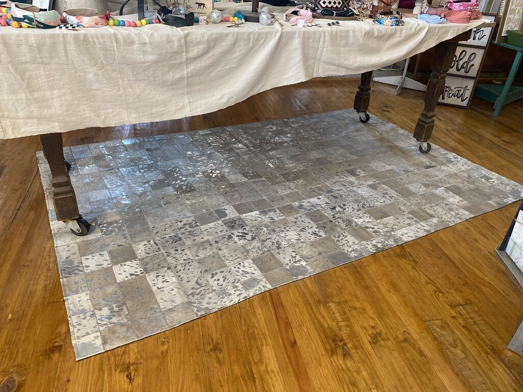 SILVER DEERHIDE RUG