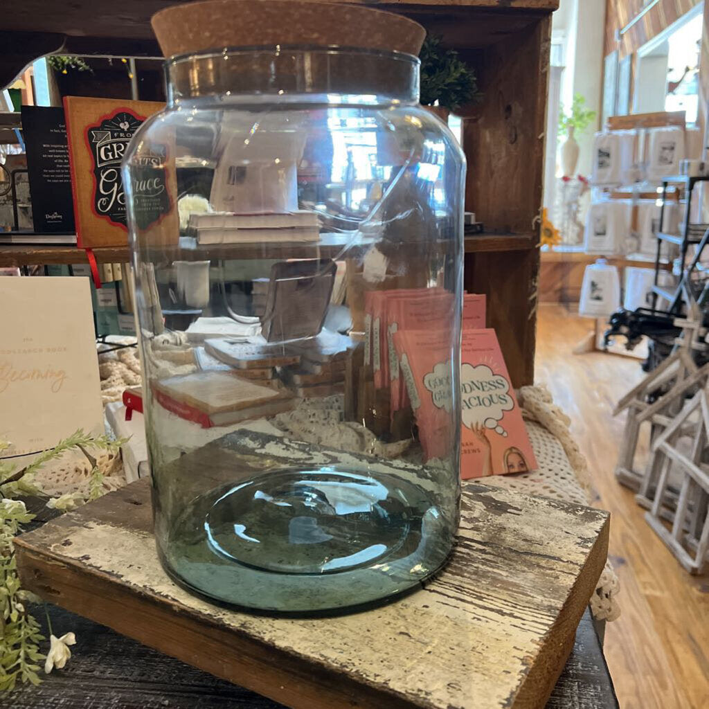 GLASS JAR WITH CORK LID