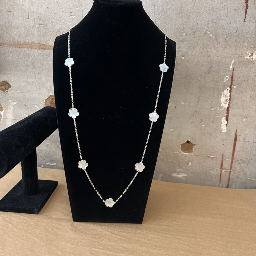 Clover Pearl Inlay Necklace