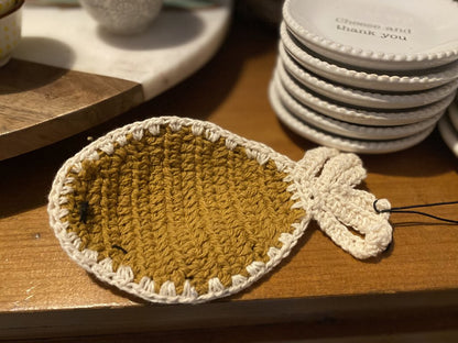 CROCHETED FISH SHAPED DISH SCRUBBER