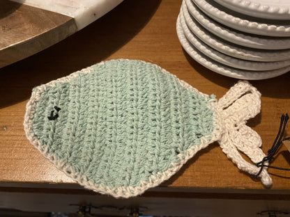 CROCHETED FISH SHAPED DISH SCRUBBER