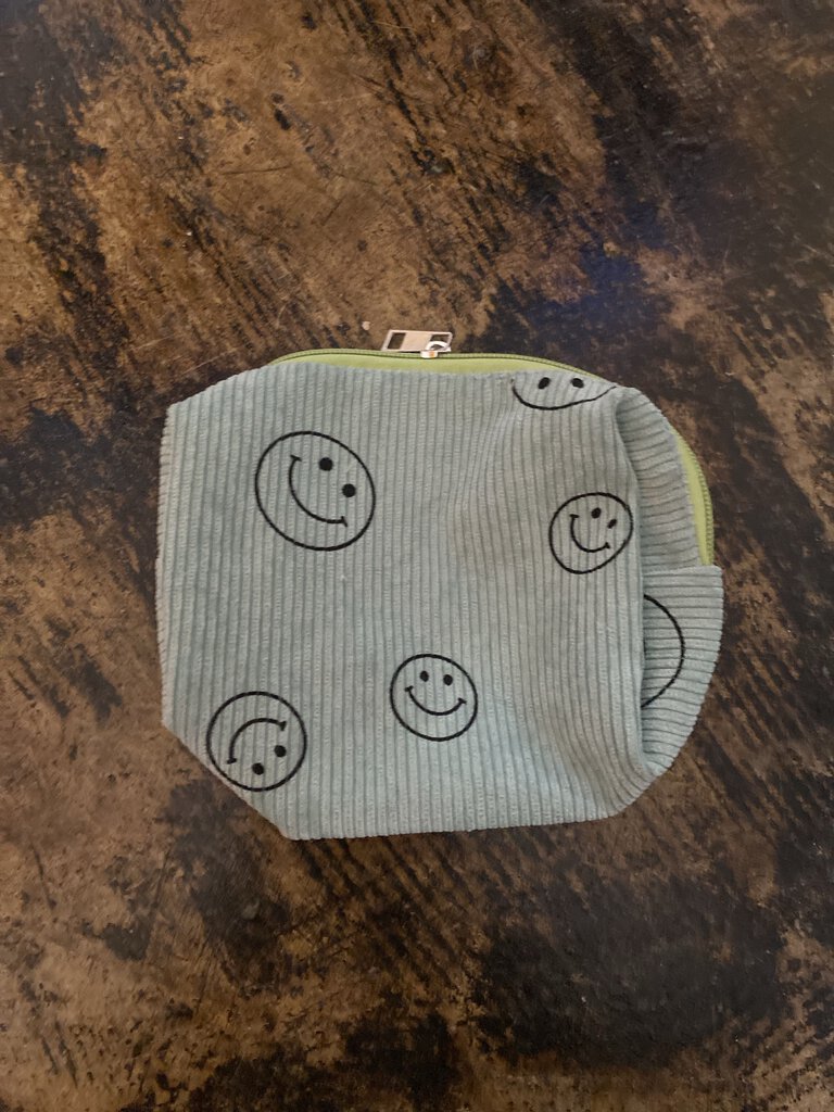 SMILEY MAKEUP POUCH BAG