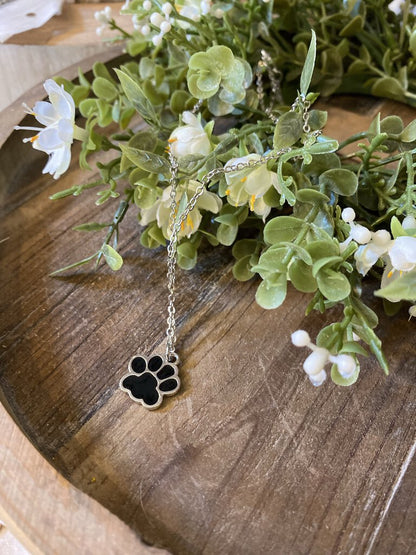 PAWPRINT PENDANT NECKLACE