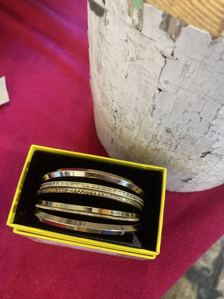 BANGLE BRACELET SET