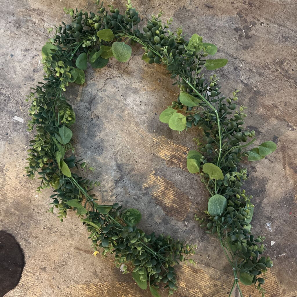 EUCALYPTUS GARLAND