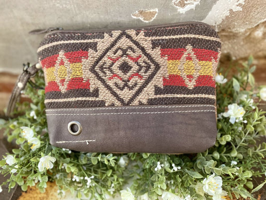 WOVEN TRIBAL WRISTLET