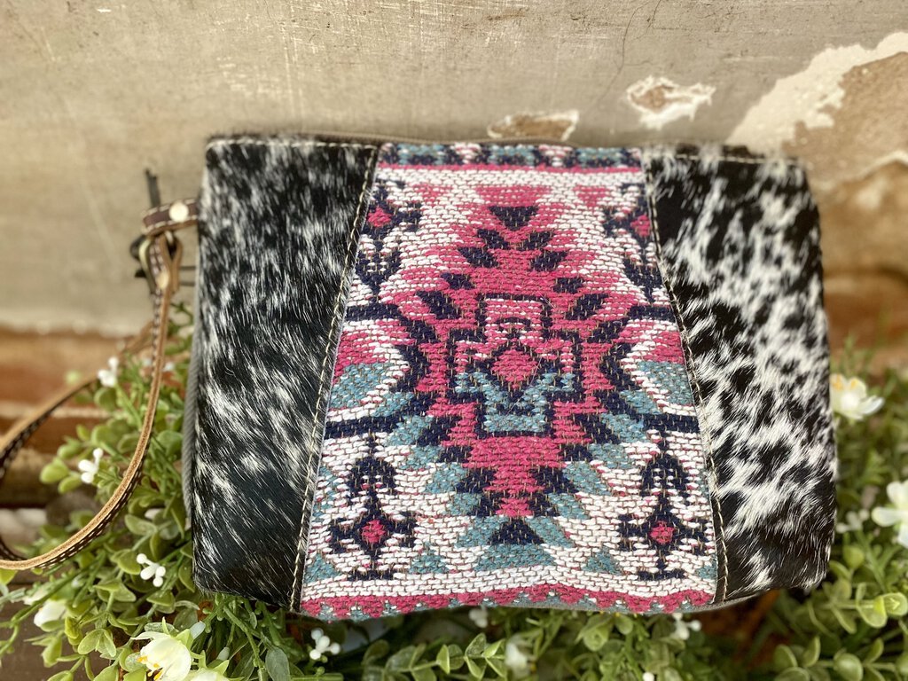 COWHIDE TRIBAL WRISTLET