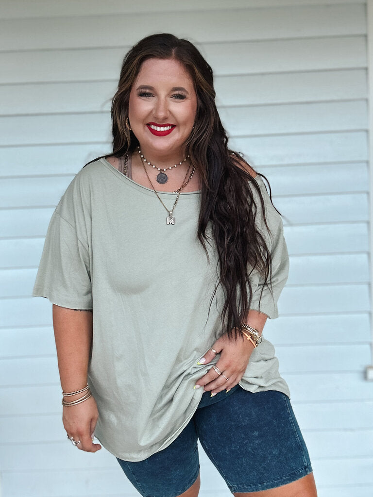 OVERSIZED RAW EDGE FRONT POCKET BOYFRIEND TEE