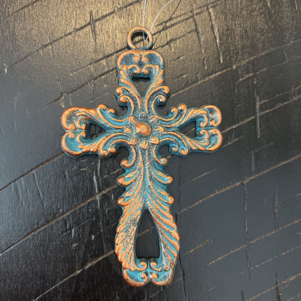 METAL CROSS ORNAMENT