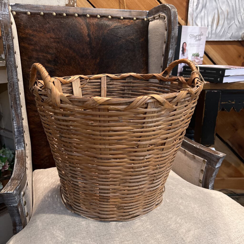 WICKER BASKET