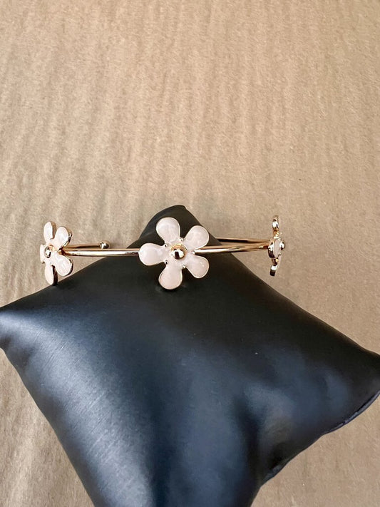 FLOWER CUFF BRACELET