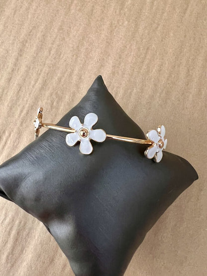 FLOWER CUFF BRACELET