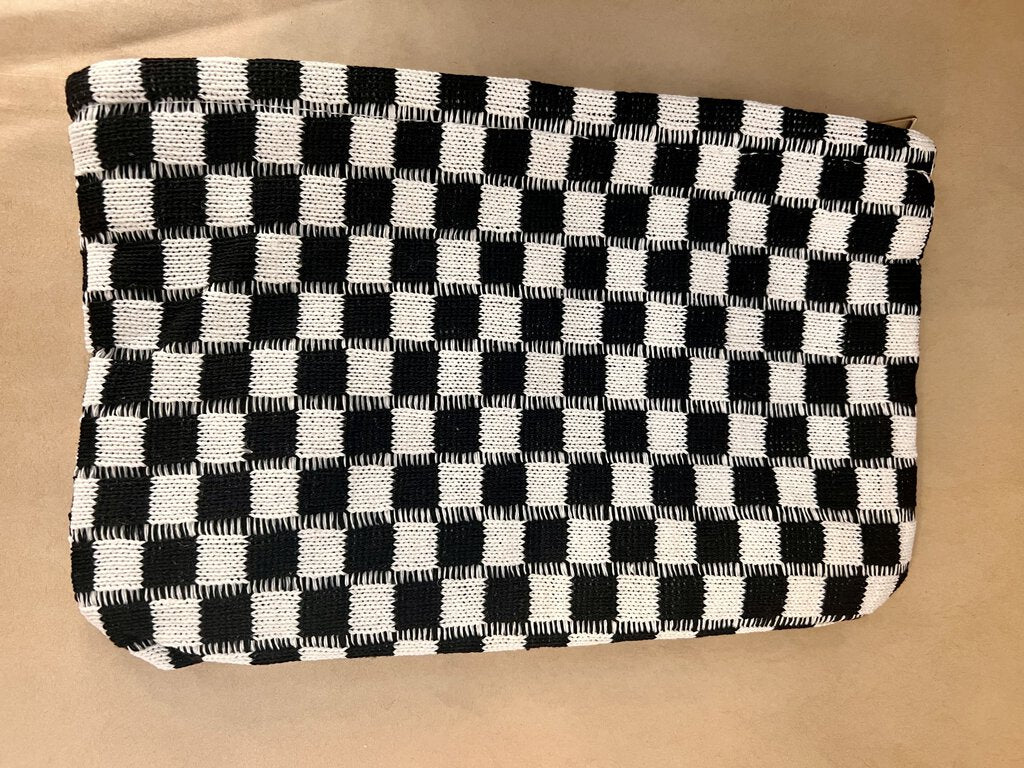 BLACK AND WHITE PLAID BAG