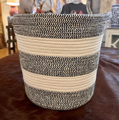 WOVEN BASKET