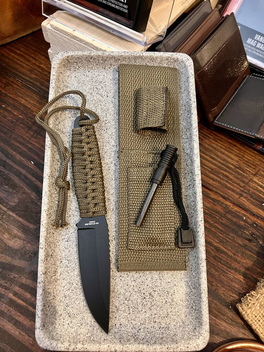 PARACORD KNIFE WITH FIRE STARTER