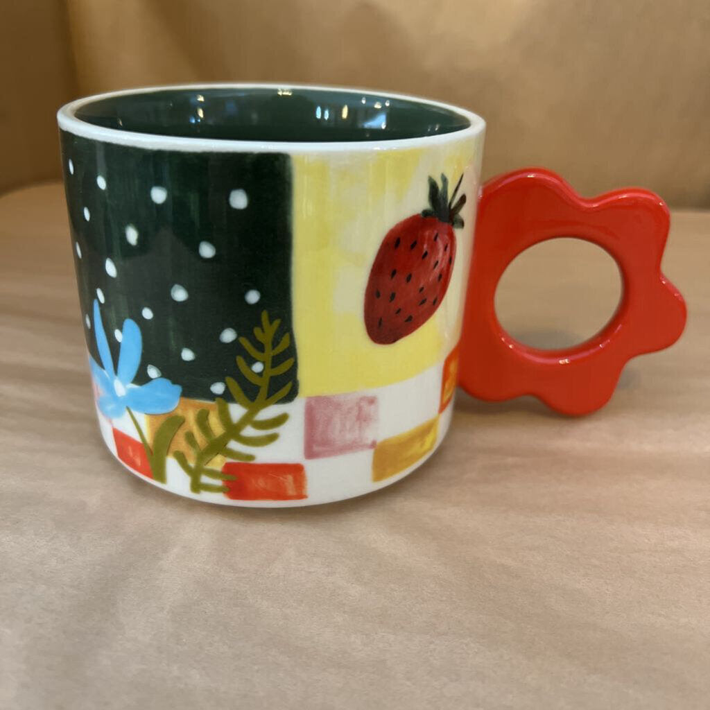 STRAWBERRY MUG