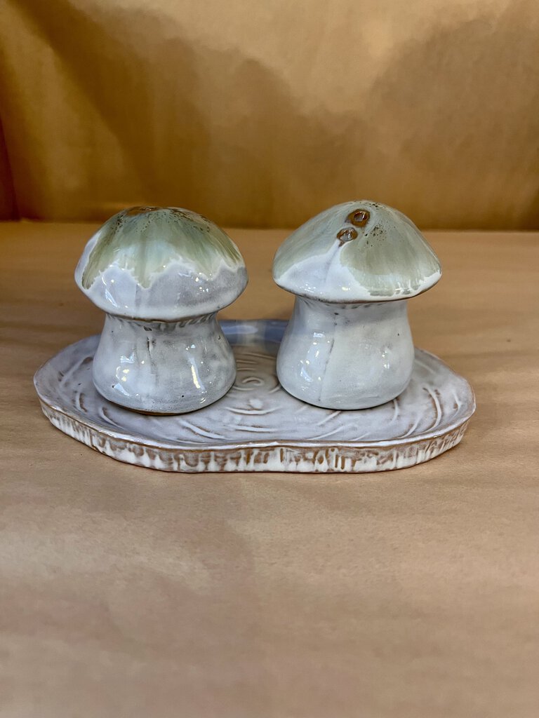 MUSHROOM SALT & PEPPER SHAKER