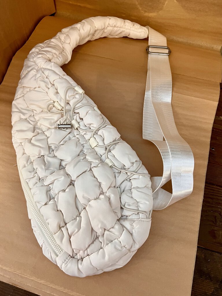 PUFFER SLING BAG