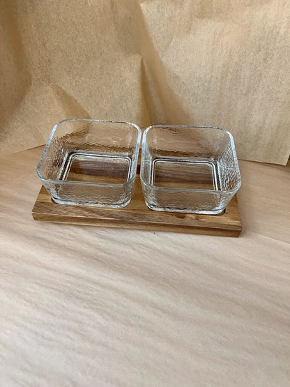 SQUARE GLASS SERVING DISH WITH WOOD STAND