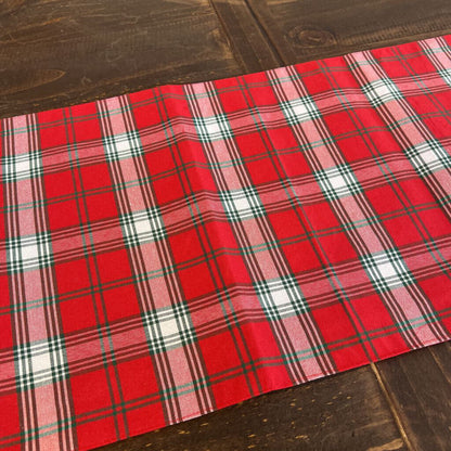 PLAID TABLE RUNNER