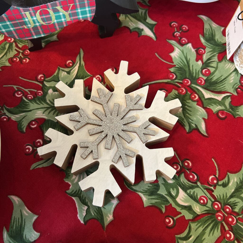 WOODEN SNOWFLAKE