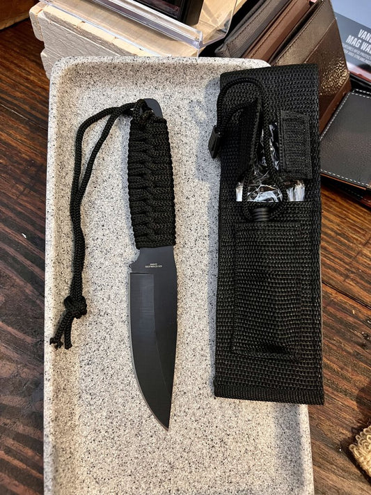 PARACORD KNIFE WITH FIRE STARTER