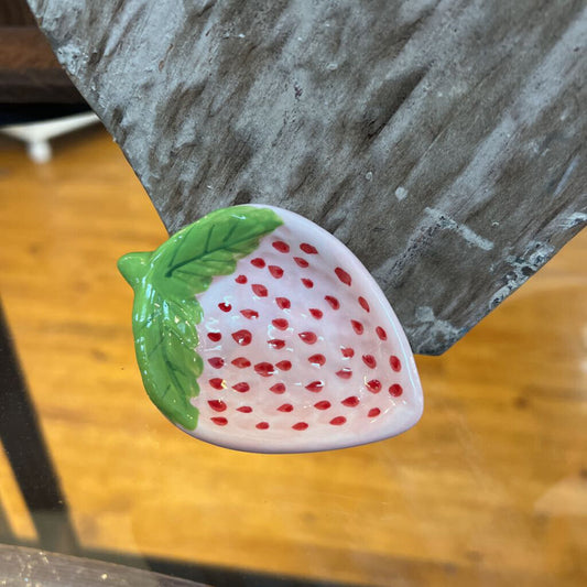 STRAWBERRY DISH