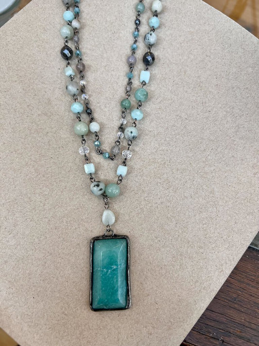 GLASS AND STONE BOHO NECKLACE